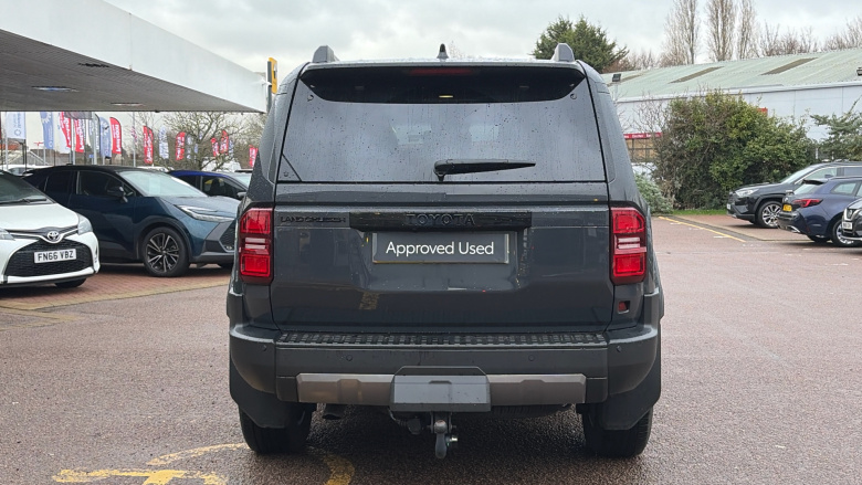 Toyota Land Cruiser 2.8 D-4D 204 Invincible 5dr Auto [7 Seat] Diesel Station Wagon